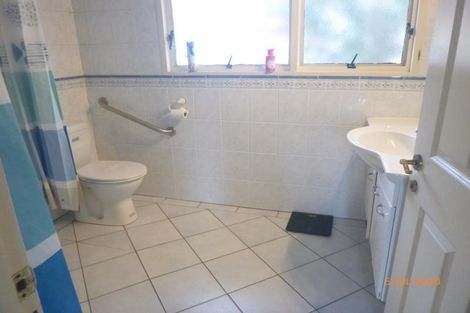 Photo of property in 17 Sea Vista Avenue, Beach Haven, Auckland, 0626