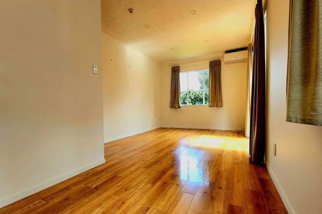 Photo of property in 11 Gloria Avenue, Te Atatu Peninsula, Auckland, 0610