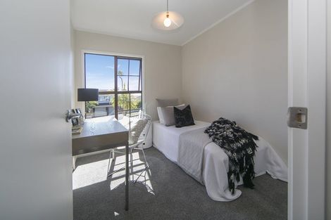 Photo of property in 13 Helga Crescent, Te Atatu Peninsula, Auckland, 0610