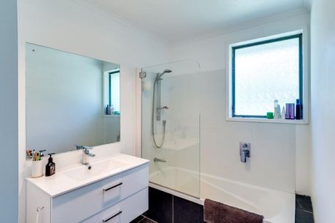 Photo of property in 35 Shaw Road, Eskdale, Napier, 4182