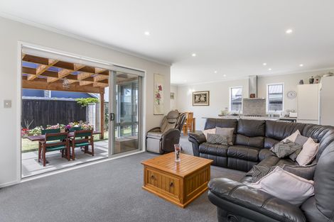 Photo of property in 8 Poaka Road, Hobsonville, Auckland, 0618