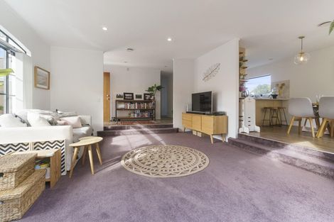 Photo of property in 12a Renata Crescent, Te Atatu Peninsula, Auckland, 0610
