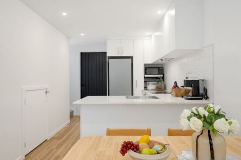 Photo of property in 22 Tokai Place, Glen Eden, Auckland, 0602