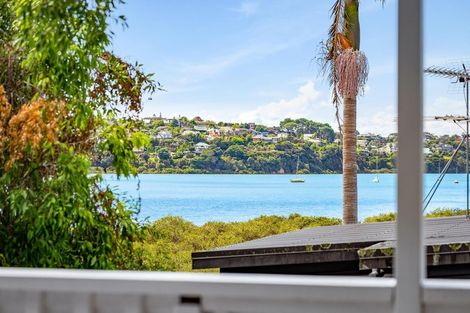 Photo of property in 46 Renata Crescent, Te Atatu Peninsula, Auckland, 0610