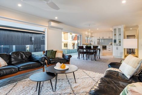 Photo of property in 131 Churchill Road, Rothesay Bay, Auckland, 0630