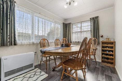 Photo of property in 74 Oakfield Crescent, Pukete, Hamilton, 3200