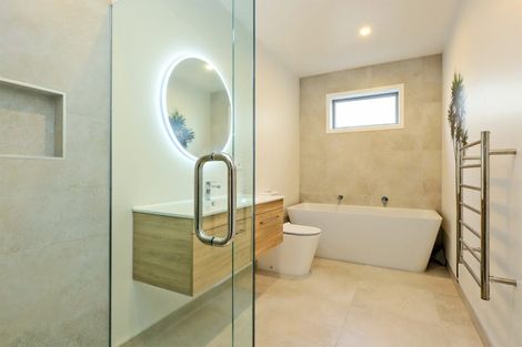 Photo of property in 22 Cassin Place, Taradale, 4112