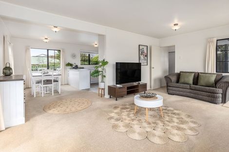 Photo of property in 129 Seaview Road, Paraparaumu Beach, Paraparaumu, 5032