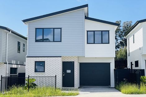 Photo of property in 27 Whiteywood Street, Westgate, Auckland, 0814
