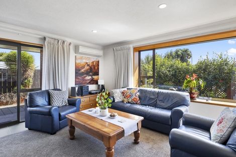 Photo of property in 114 Hagart-alexander Drive, Mosgiel, 9024