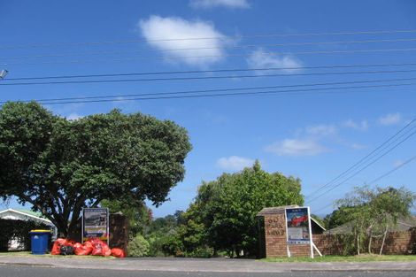 Photo of property in 2/60 Birkdale Road, Birkdale, Auckland, 0626