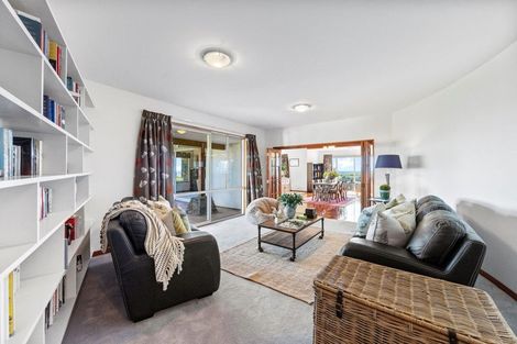 Photo of property in 1 Watlings Place, Kennedys Bush, Christchurch, 8025