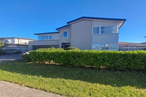Photo of property in 11 Lorenzo Way, Flat Bush, Auckland, 2016