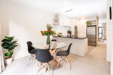 Photo of property in 16b Hobson Street, Thorndon, Wellington, 6011