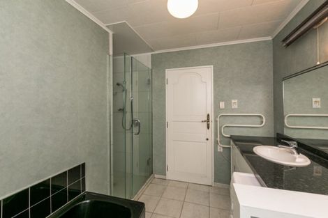 Photo of property in 2 Ewan Place, Taradale, Napier, 4112