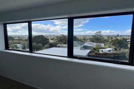 Photo of property in 5/14 Roland Hill, Glen Eden, Auckland, 0602