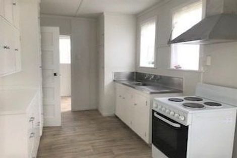 Photo of property in 3 Fruitvale Road, New Lynn, Auckland, 0600