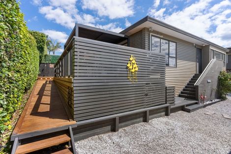 Photo of property in 2/36 Browns Bay Road, Rothesay Bay, Auckland, 0630