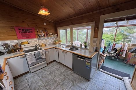 Photo of property in 9 Versailles Street, Karori, Wellington, 6012