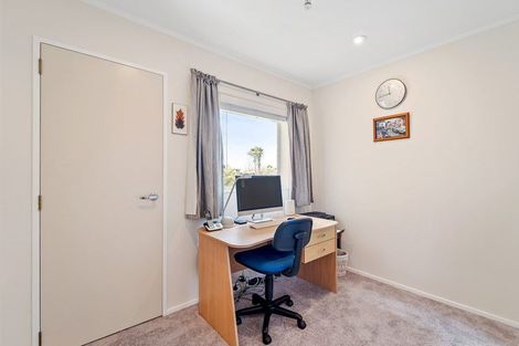 Photo of property in 39 Lakeside Drive, Orewa, 0931
