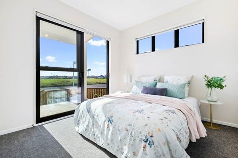 Photo of property in 30 Auranga Drive, Karaka, 2113