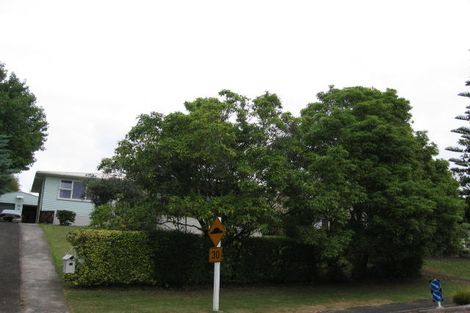 Photo of property in 74 Lauderdale Road, Birkdale, Auckland, 0626
