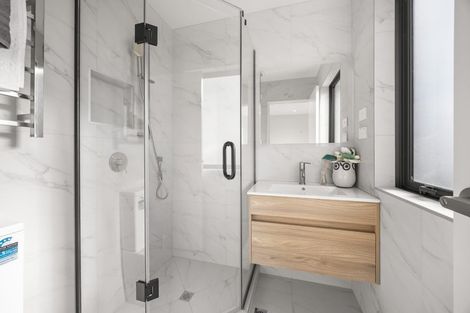 Photo of property in 10a Prince Regent Drive, Half Moon Bay, Auckland, 2012