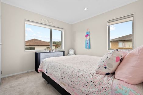 Photo of property in 16 Kirikiri Drive, Papakura, 2110
