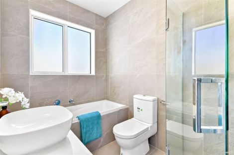 Photo of property in 27 Maka Terrace, Orewa, 0931