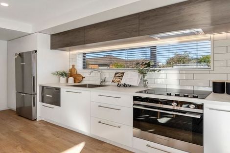 Photo of property in 28 Bowen Street, Upper Riccarton, Christchurch, 8041