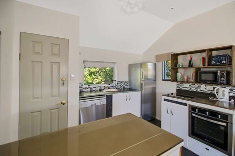 Photo of property in 28 Ngahina Street, Marton, 4710