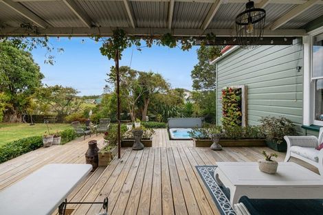 Photo of property in 1 Green Lane, Helensville, 0800