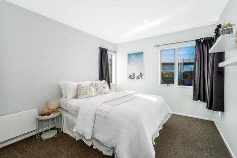 Photo of property in 6 Sumner Terrace, Aotea, Porirua, 5024