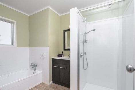 Photo of property in 3 Seabar Place, Glen Eden, Auckland, 0602