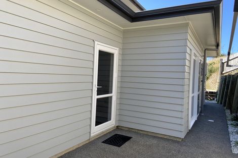 Photo of property in 124 Amesbury Drive, Churton Park, Wellington, 6037