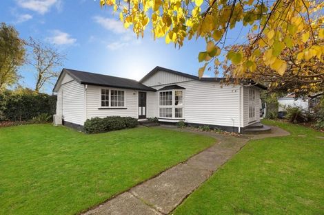 Photo of property in 35 Winters Road, Redwood, Christchurch, 8051