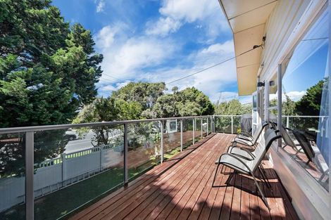 Photo of property in 2 Tudward Glade, Hillcrest, Auckland, 0627