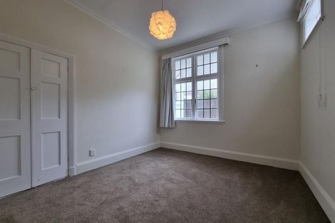 Photo of property in 212 Queens Drive, Lyall Bay, Wellington, 6022