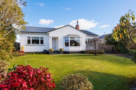 Photo of property in 21 Karina Terrace, Roslyn, Palmerston North, 4414