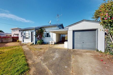 Photo of property in 36-38 Weraroa Road, Levin, 5510