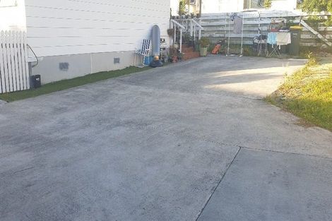 Photo of property in 13a Waari Avenue, Sunnyvale, Auckland, 0612
