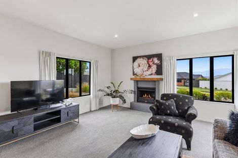 Photo of property in 5 Rifleman Lane, Paraparaumu Beach, Paraparaumu, 5032