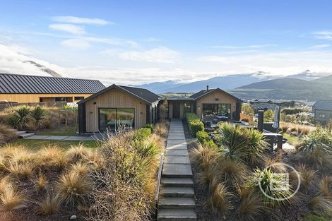 Photo of property in 3 Rabbiters Crescent, Jacks Point, Queenstown, 9371