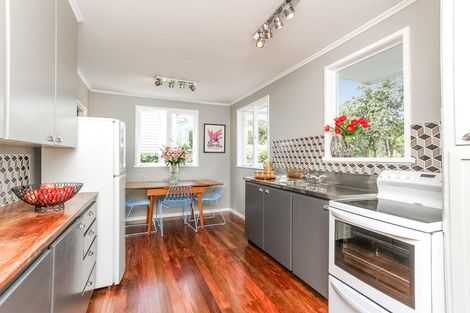 Photo of property in 1/14 Norman Road, Titirangi, Auckland, 0604
