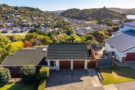 Photo of property in 22 Sailmaker Close, Whitby, Porirua, 5024