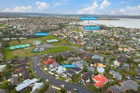 Photo of property in 11 Matisse Drive, West Harbour, Auckland, 0618