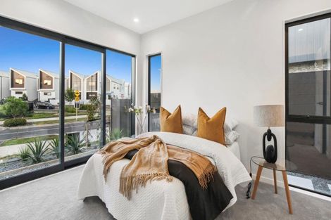 Photo of property in 22 Pukeko Road, Hobsonville, 0616