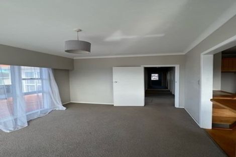 Photo of property in 1/4 Midway Avenue, Castor Bay, Auckland, 0620