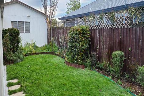 Photo of property in 21 Honeysuckle Place, Northcote, Christchurch, 8052