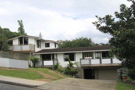 Photo of property in 2 Kawaka Street, Titirangi, Auckland, 0604